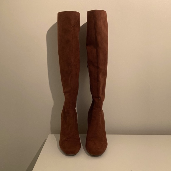 Knee high fake suede heeled boots - Picture 2 of 4